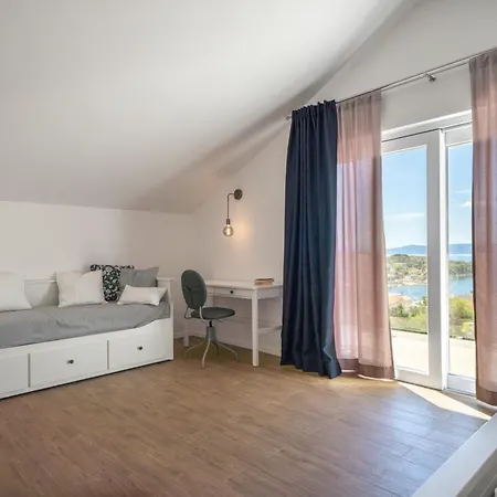 Prázdninový dům Family Friendly House With A Swimming Pool Sumartin, Brac - 23765